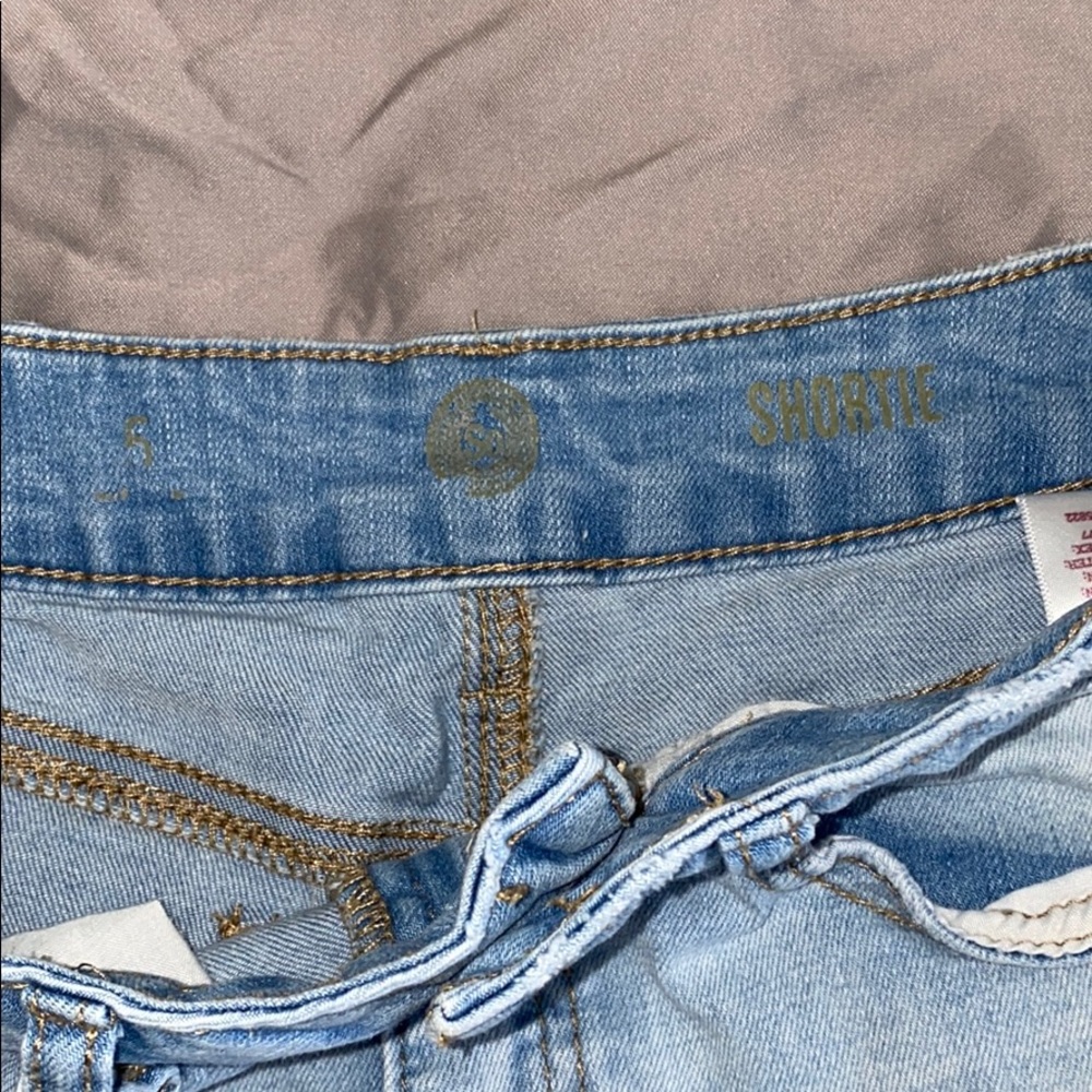 SO Shortie Ripped Shorts - Picture 5 of 5